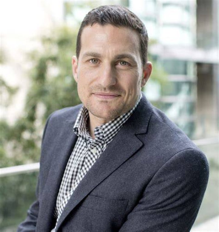 Andrew Huberman's wife, age, podcast, nationality, education, net worth
