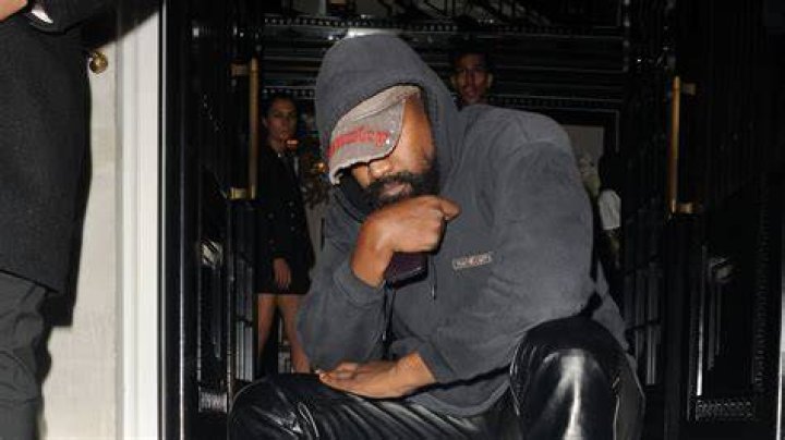 Anhang Reihenfolge Treppe kanye west height feet Moskito Neuankömmling