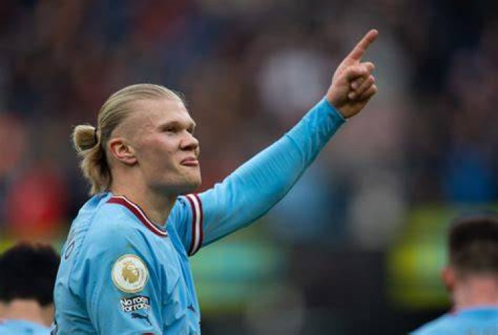 Erling Haaland Salary 2023 how much does he earn a week!