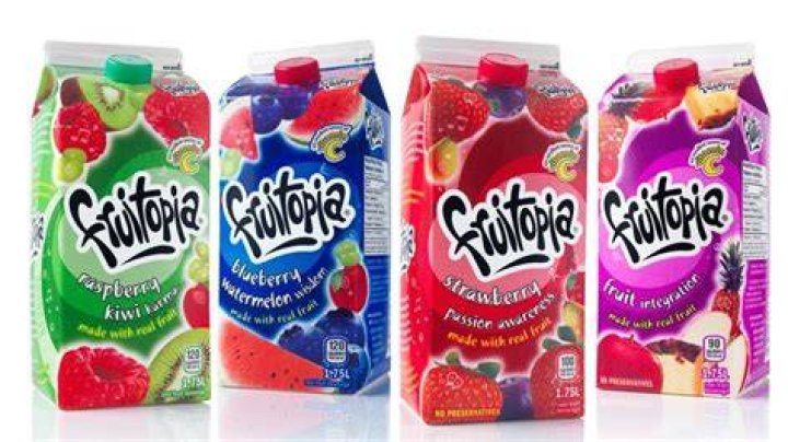 Fruitopia Drink Enjoyed By Carmen Electra As Roxanne And CocaCola In