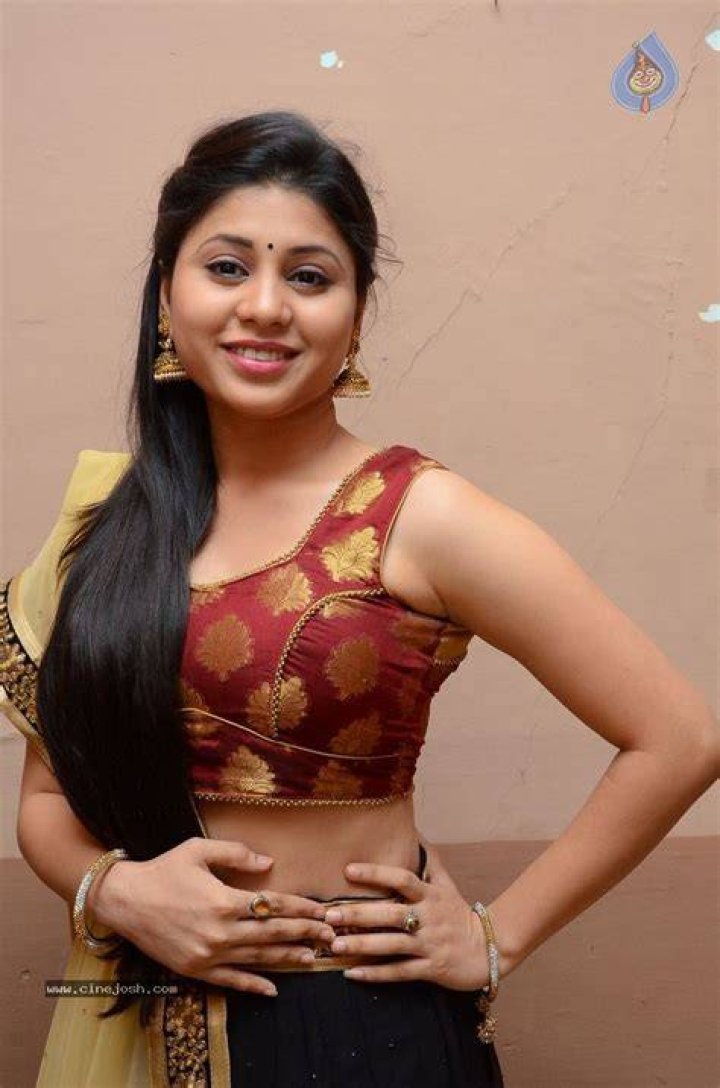 Hamida Latest Photos Photo 21 of 45