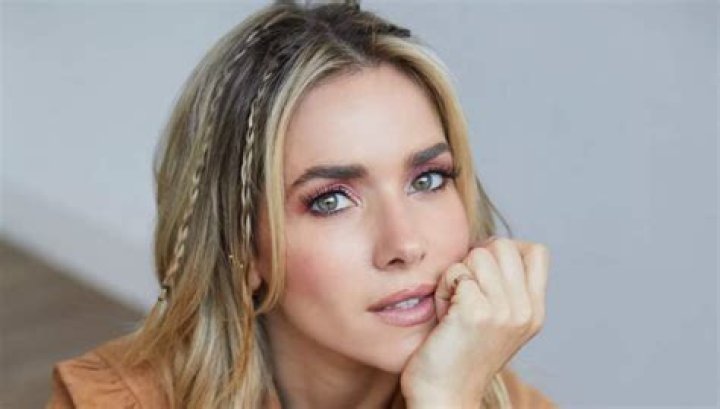 Monique Alfradique Height, Weight, Measurements, Bra Size, Shoe Size