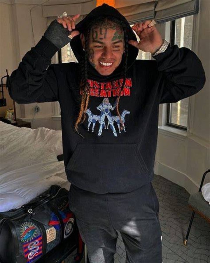 Pin by Melissa Rymsha on Posty Post malone, Outfit inspirations, How