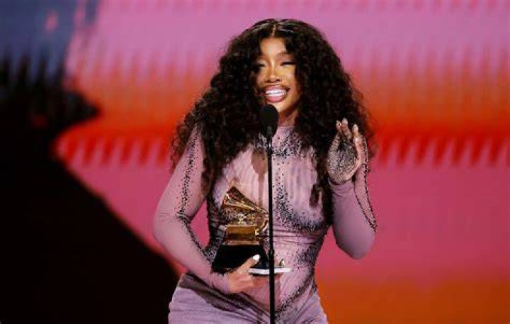 SZA, "Shirt" The Best Beauty Looks from the Viral Music Video